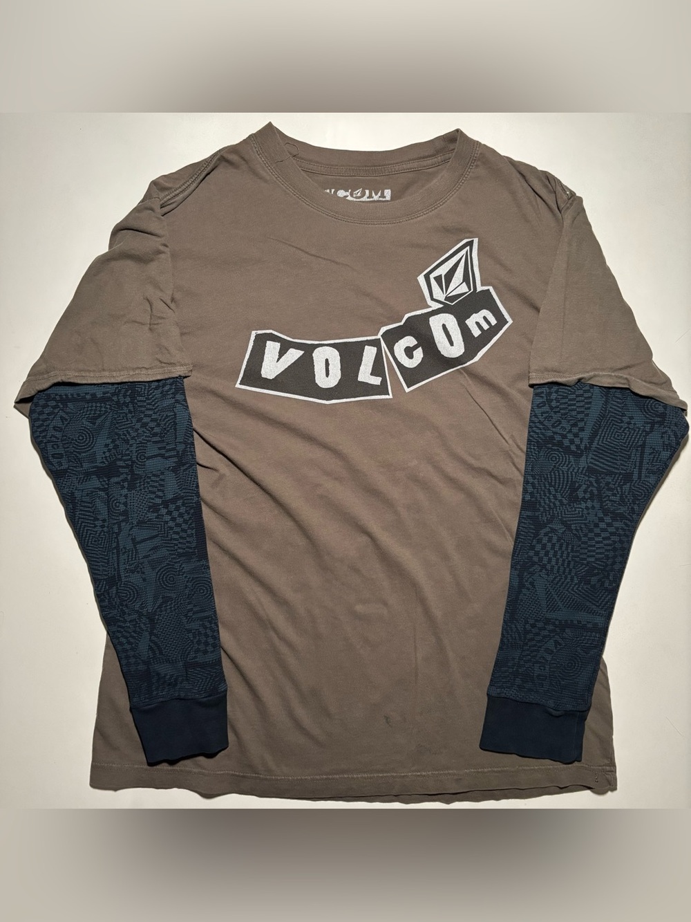 Y2k zombie volcom waffle knit two tone long sleeve shirt grunge